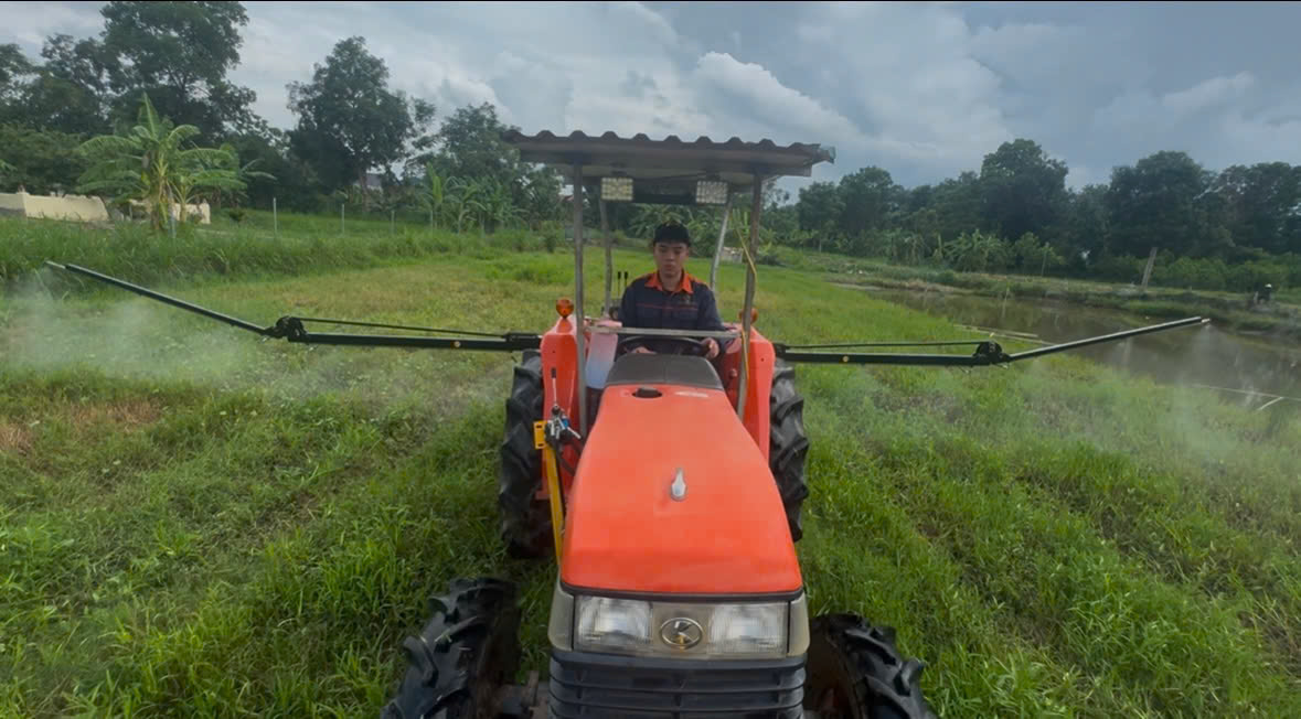 Giàn phun cánh - gật gù